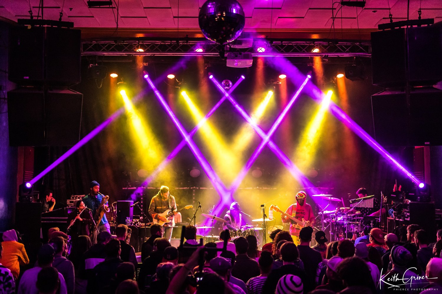 Ghost-Note with special guest Phoelix